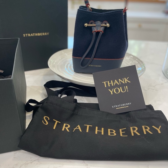 Strathberry Lana Osette Bucket Bag Cashmere & Leather, Navy w Maple Edgestitch. - Picture 5 of 7